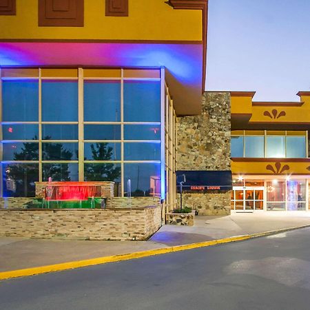 Clarion Inn & Suites University Center Auburn Exterior photo
